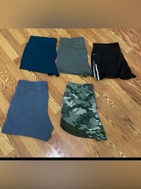 Women’s shorts bundle of 5 pcs size Large Athletic works brand